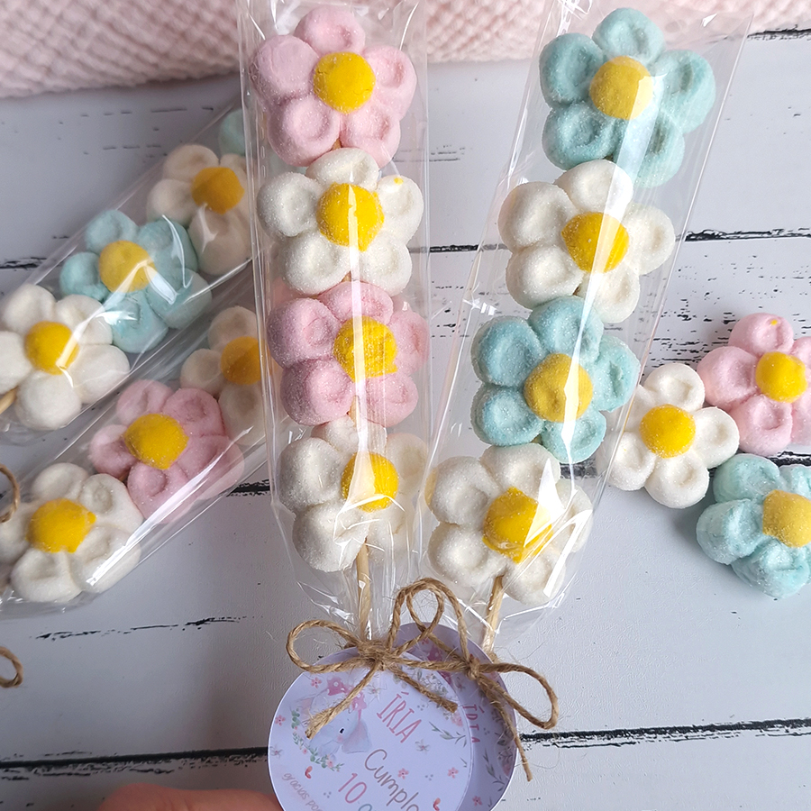 brocheta de nubes personalizadas para detalles de bautizo y comunión