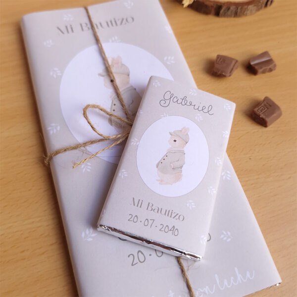 chocolatina personalizada bautizo diseño Pequeño conejo con envoltorio exclusivo