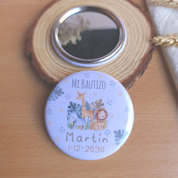 Espejo personalizado para bautizo con el diseño safari