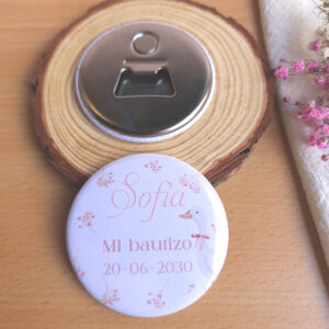 Imán con abridor personalizado para bautizo con el diseño pequeña patita