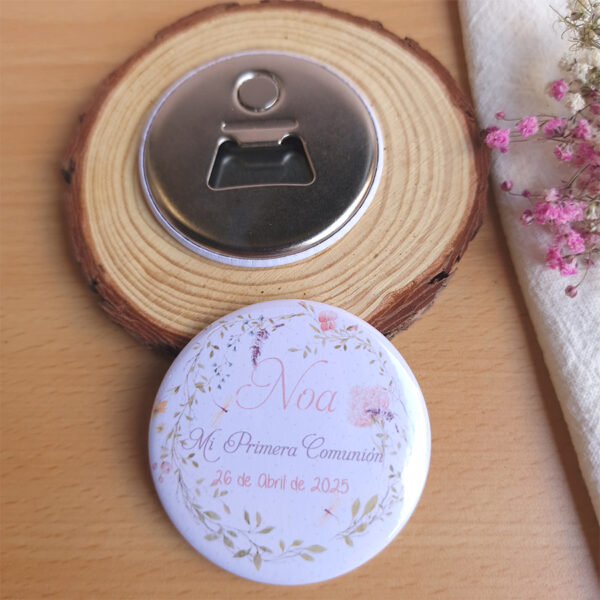 Imán abridor personalizado para comunión con el diseño libelula
