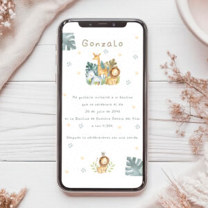 Invitación digital de bautizo con el diseño Safari