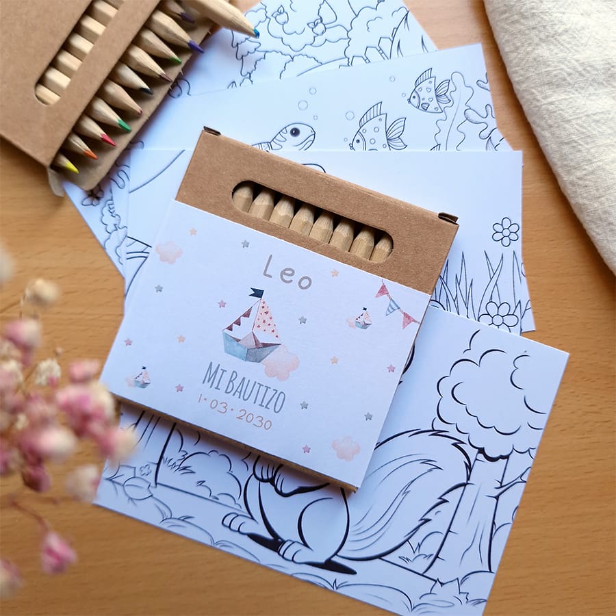 Pinturas personalizadas para bautizo con el diseño Barco de papel