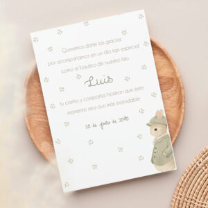 Recordatorio personalizado para bautizo con el diseño Pequeño Conejo