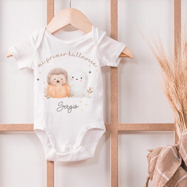 Body Personalizado de halloween para bebé con erizo y fantasmita