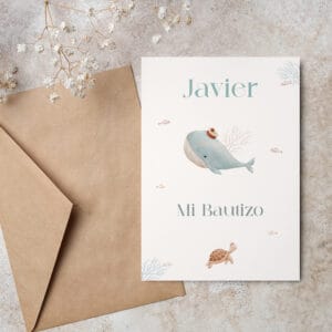 Invitación de bautizo en papel con diseño océano y ballena infantil