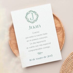 Recordatorio personalizado para comunión con el diseño Hojas.